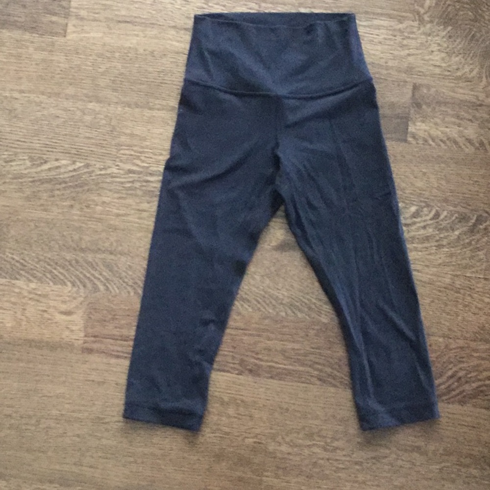 Lululemon Align Black cropped 21 inch legging